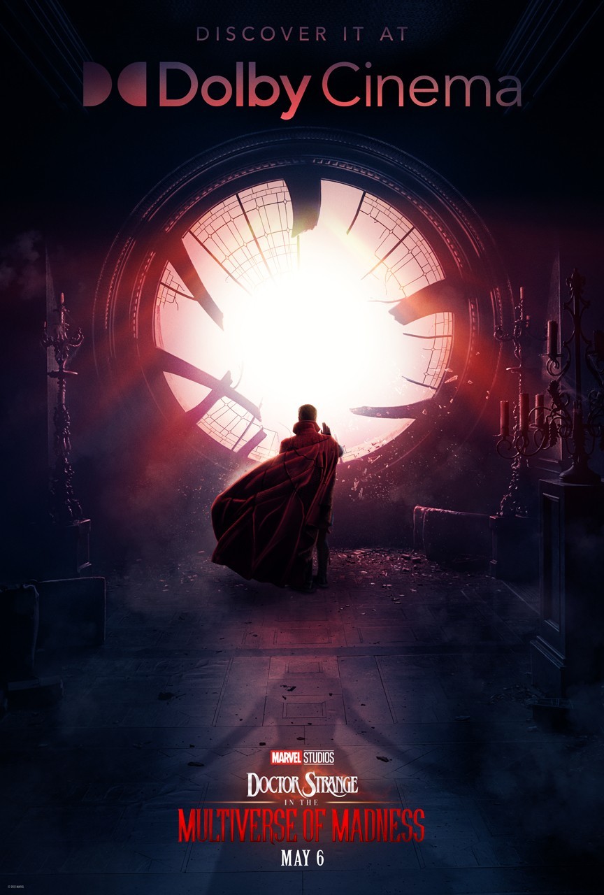 《奇异博士2：疯狂多元宇宙》发布多个版本的新海报和剧照 身穿紧身战衣的绯红女巫相当抢镜